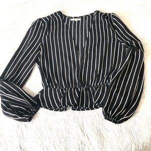 Le Lis Crop Peplum Blouse M